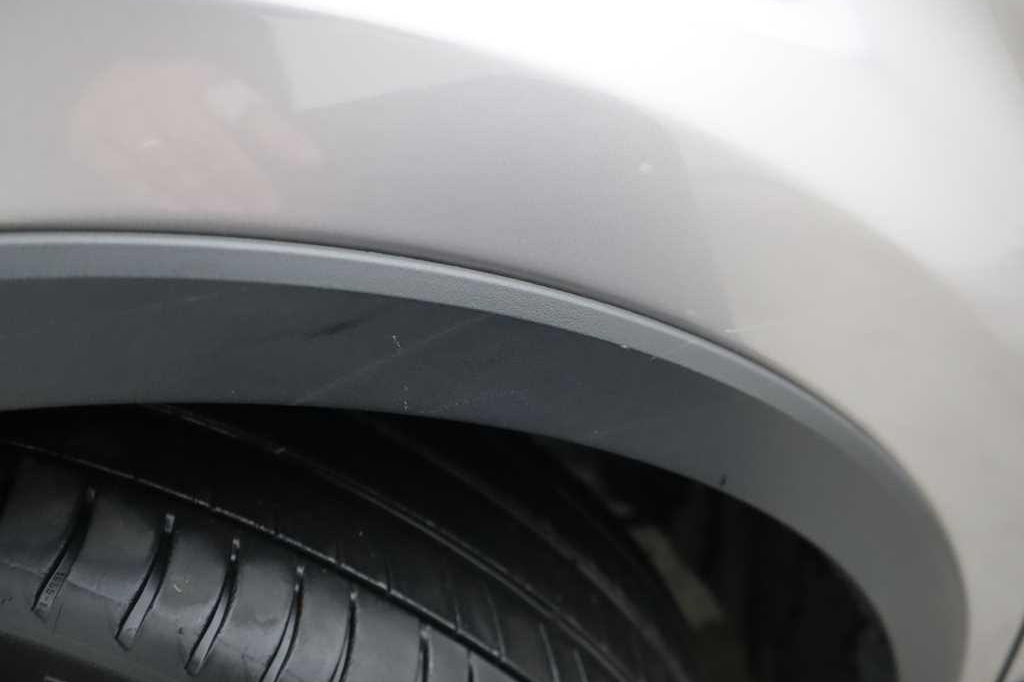 Toyota C-HR 2017 фото 13