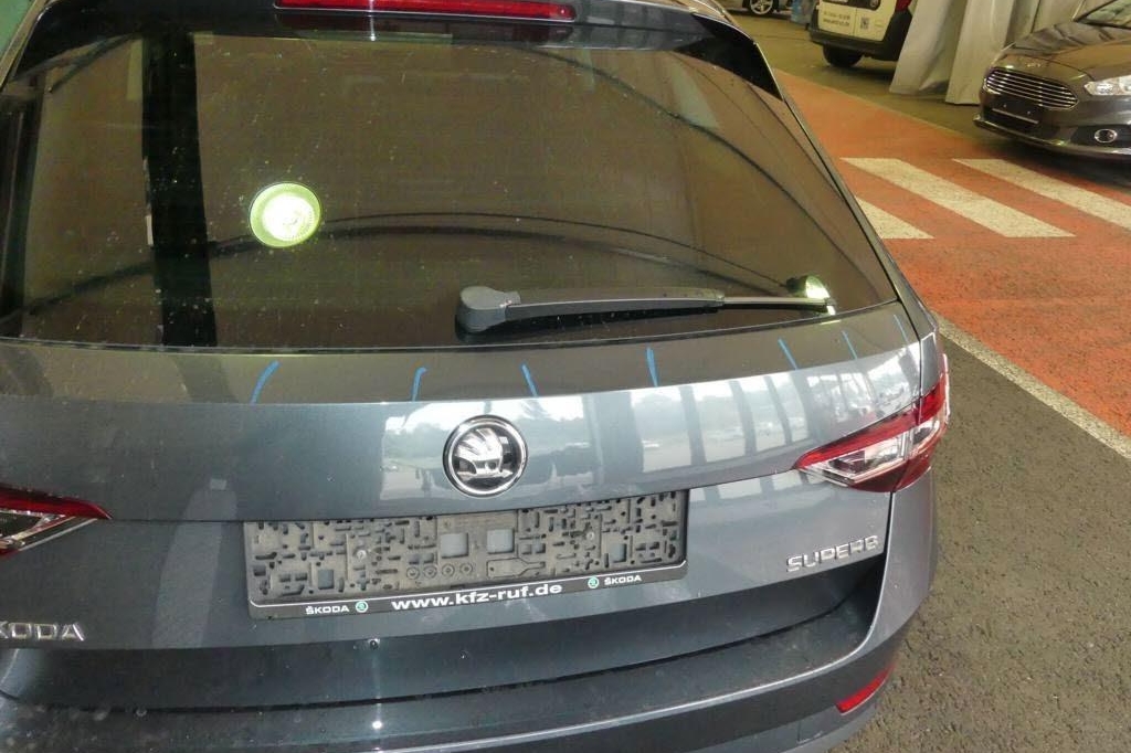 Skoda Superb Combi 2017 фото 20