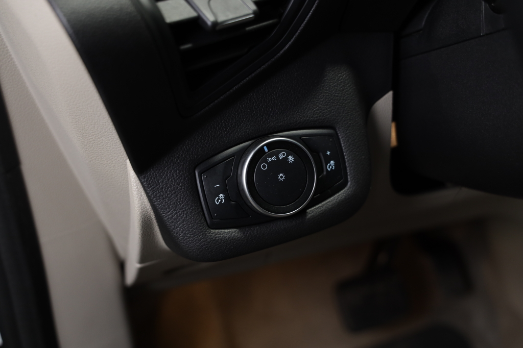 Ford C-Max 2016 фото 24