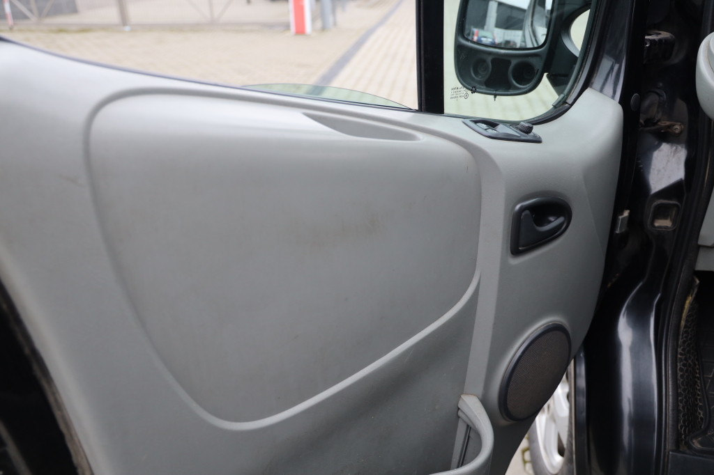 Renault Trafic 2009 photo 34