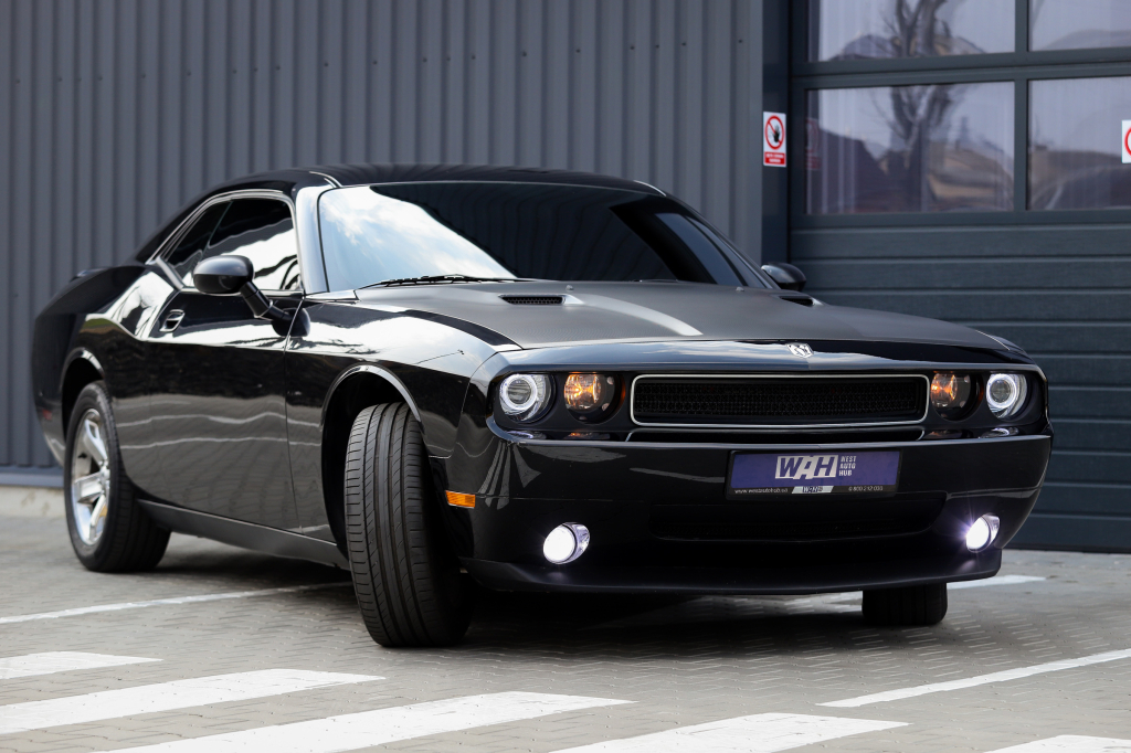 Dodge Challenger SE 2010 photo 8
