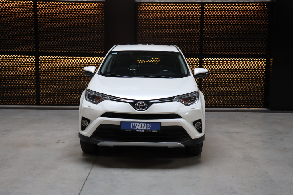 Toyota RAV4 2017 фото 1