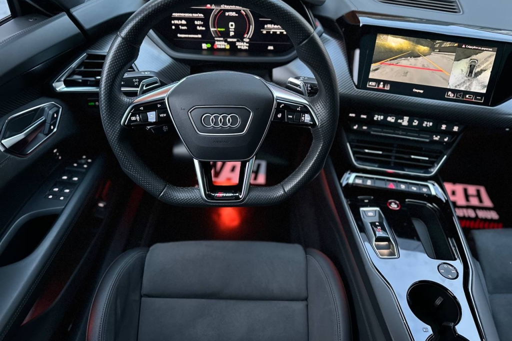 Audi RS e-tron GT 2021 фото 24