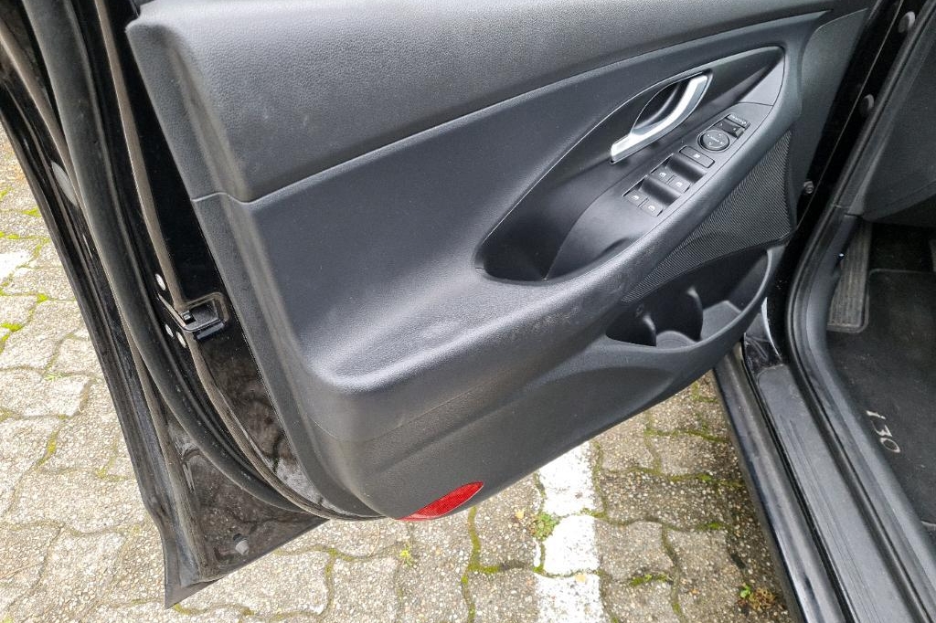 Hyundai i30 Wagon 2017 photo 28