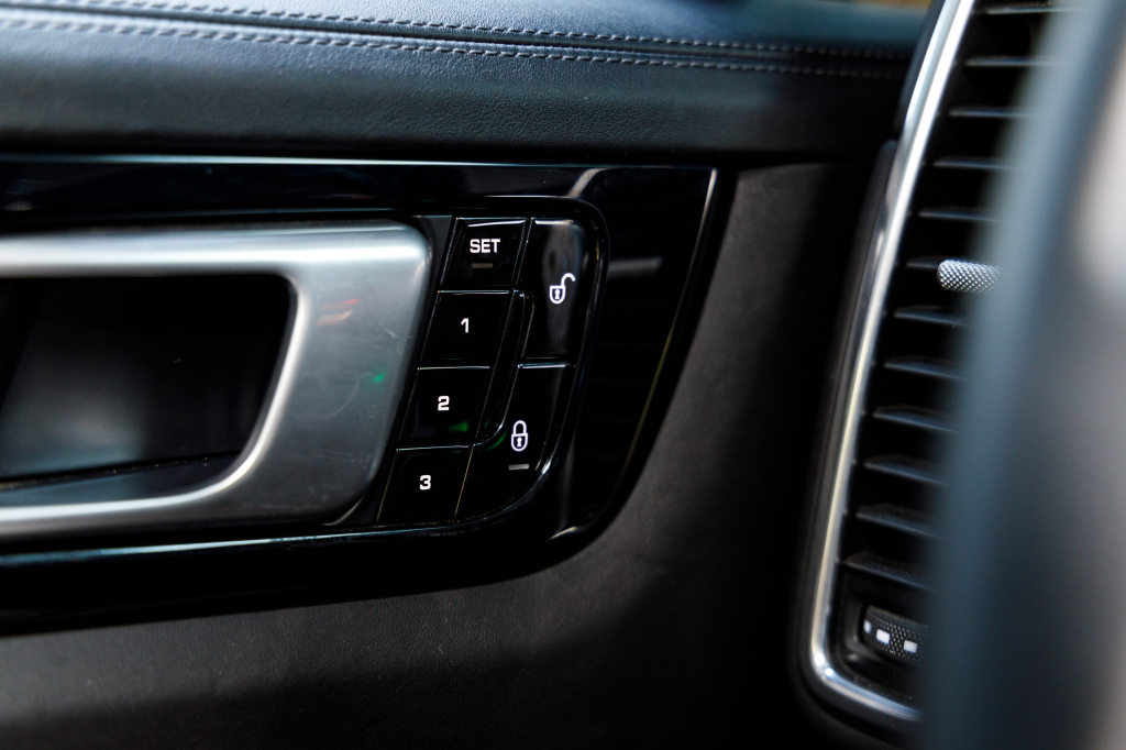 Porsche Cayenne 2018 photo 28