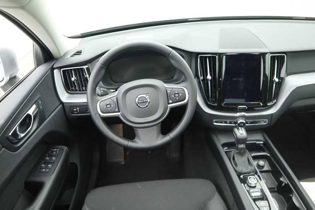 Volvo XC60 2019 фото 4