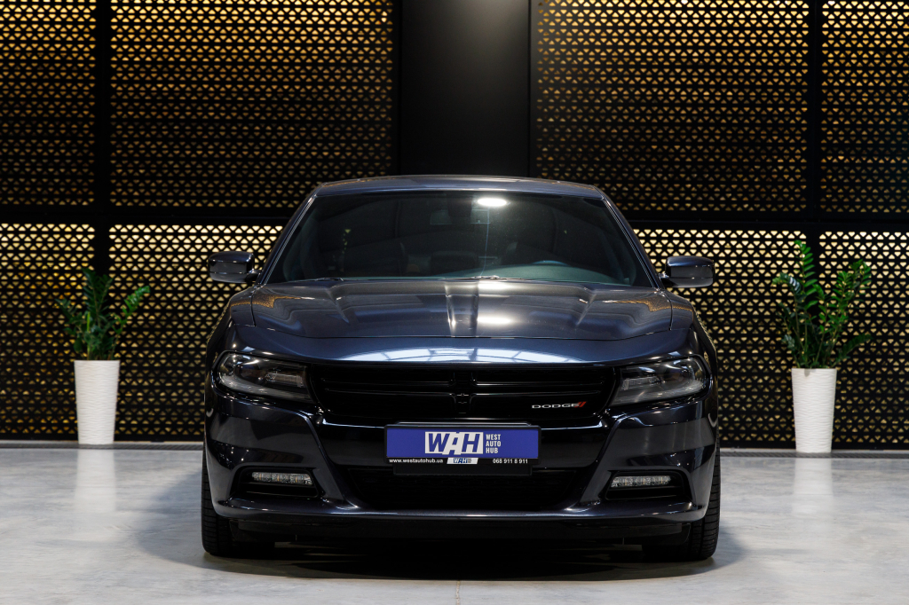 Dodge Charger RT фото 1