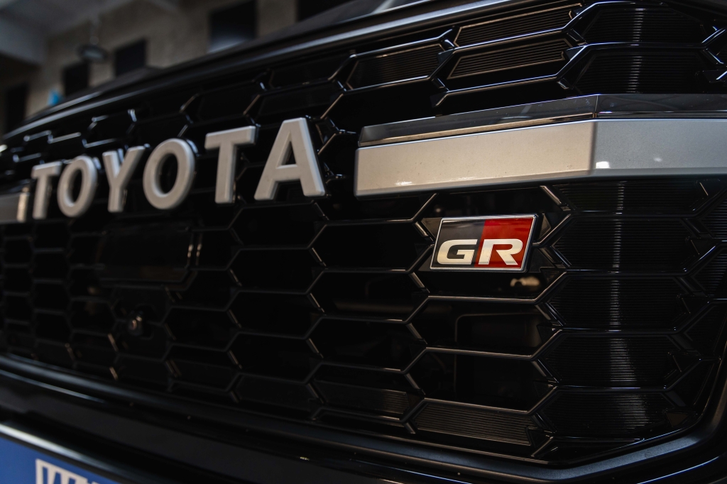 Toyota Land Cruiser GR 2023 фото 2