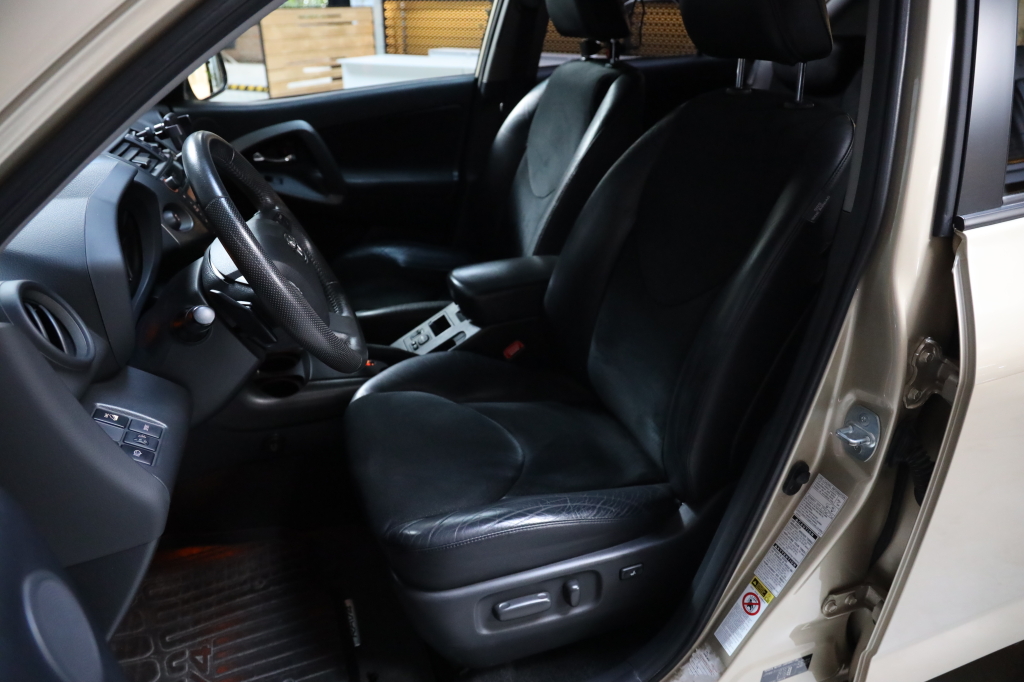 Toyota RAV4 2011 photo 13