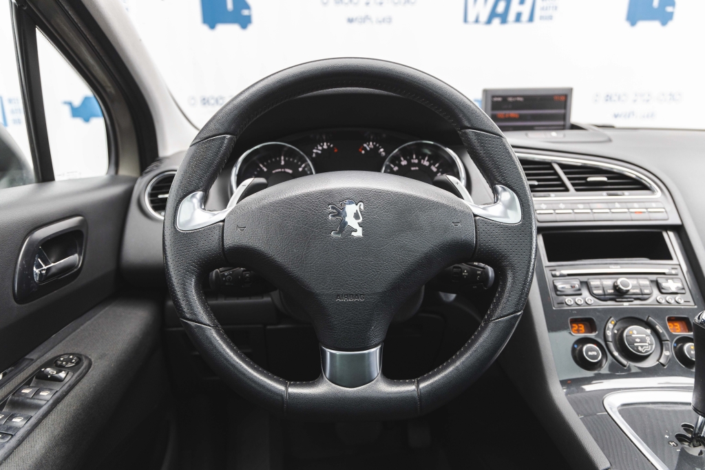 Peugeot 5008 2012 photo 21