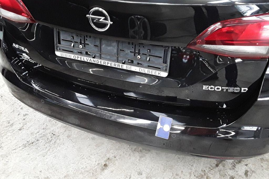 Opel Astra Sports Tourer 2017 фото 10