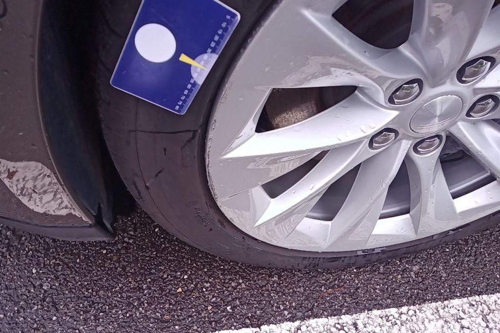 Tesla Model S 2016 фото 19