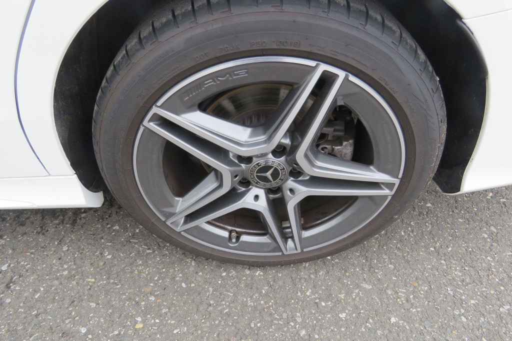 Mercedes-AMG C-Klasse 2019 фото 1