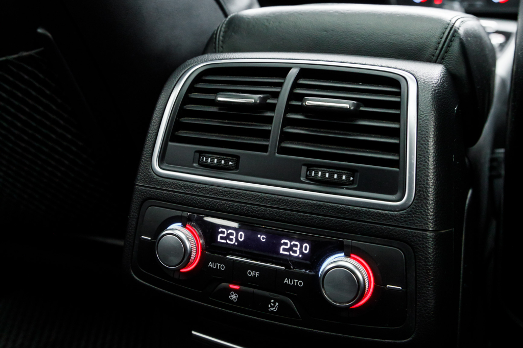 Audi A6 Avant 3.0 TDI 2015 фото 17