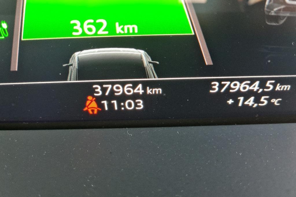 Audi e-tron 2019 фото 7