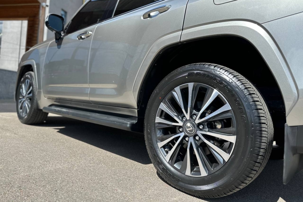 Lexus LX 500d 2022 photo 7