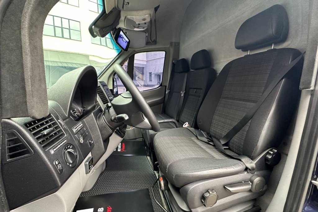 Mercedes-Benz Sprinter 319 CDI Guard B4 2013 photo 10