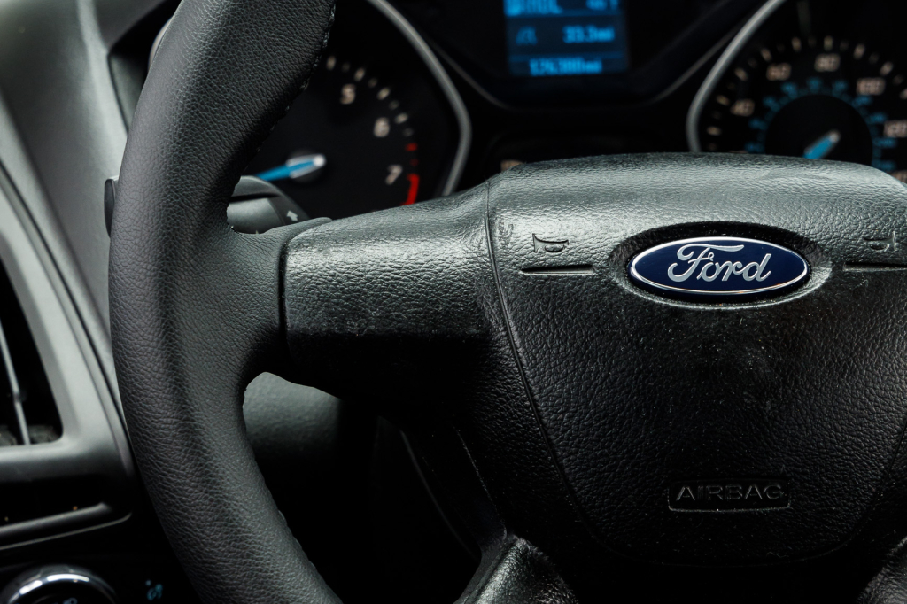 Ford Focus 2014 фото 17