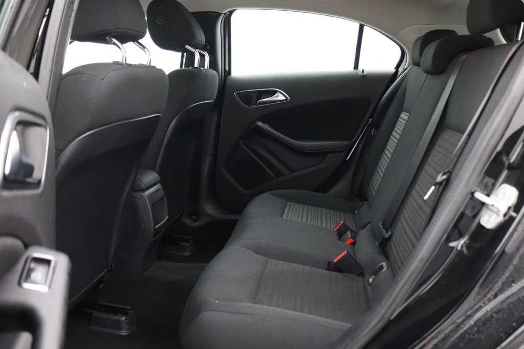 Mercedes-Benz A-Klasse 2017 photo 1