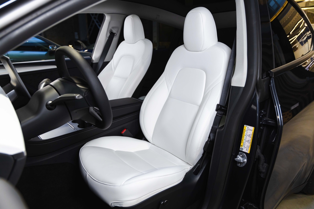 Tesla Model Y Long Range 2024 фото 19