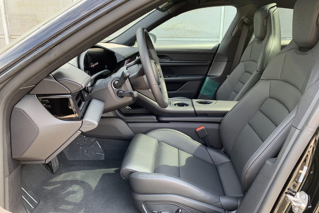 Porsche Taycan 2021 фото 8