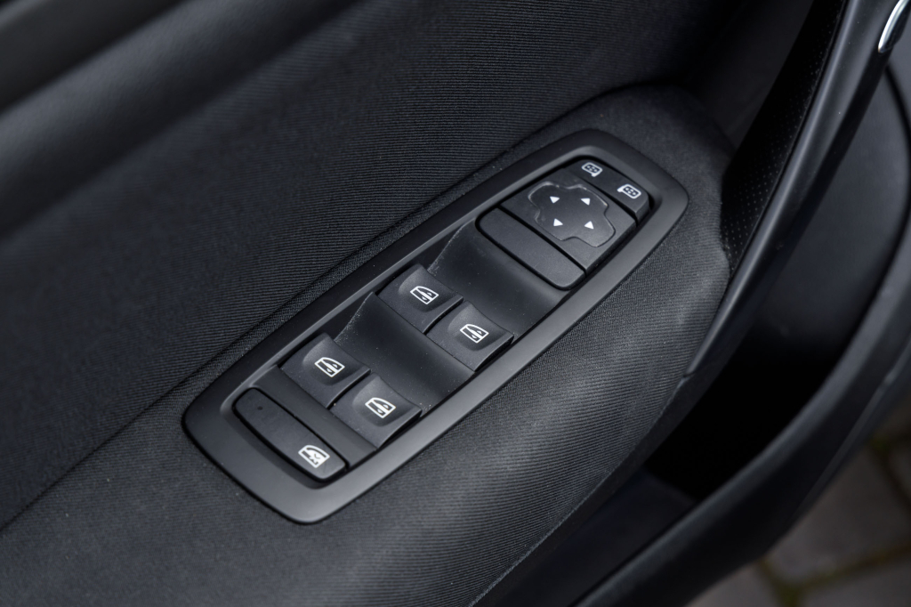 Renault Megane 2016 фото 19