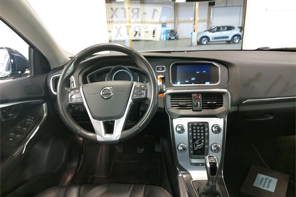 Volvo V40 2017 photo 1