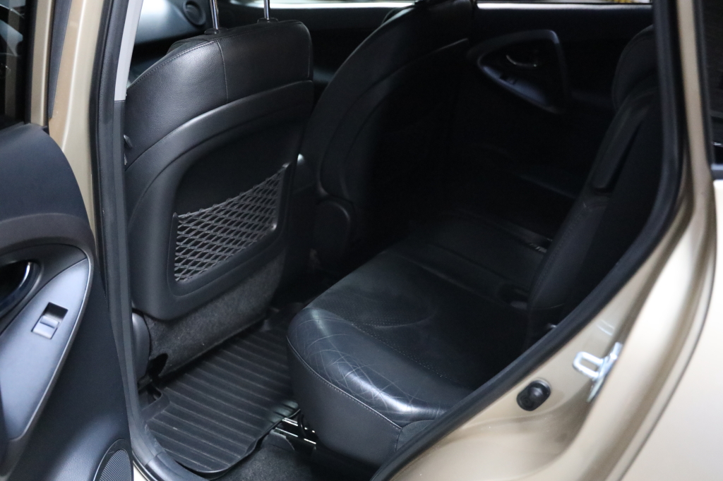 Toyota RAV4 2011 photo 22