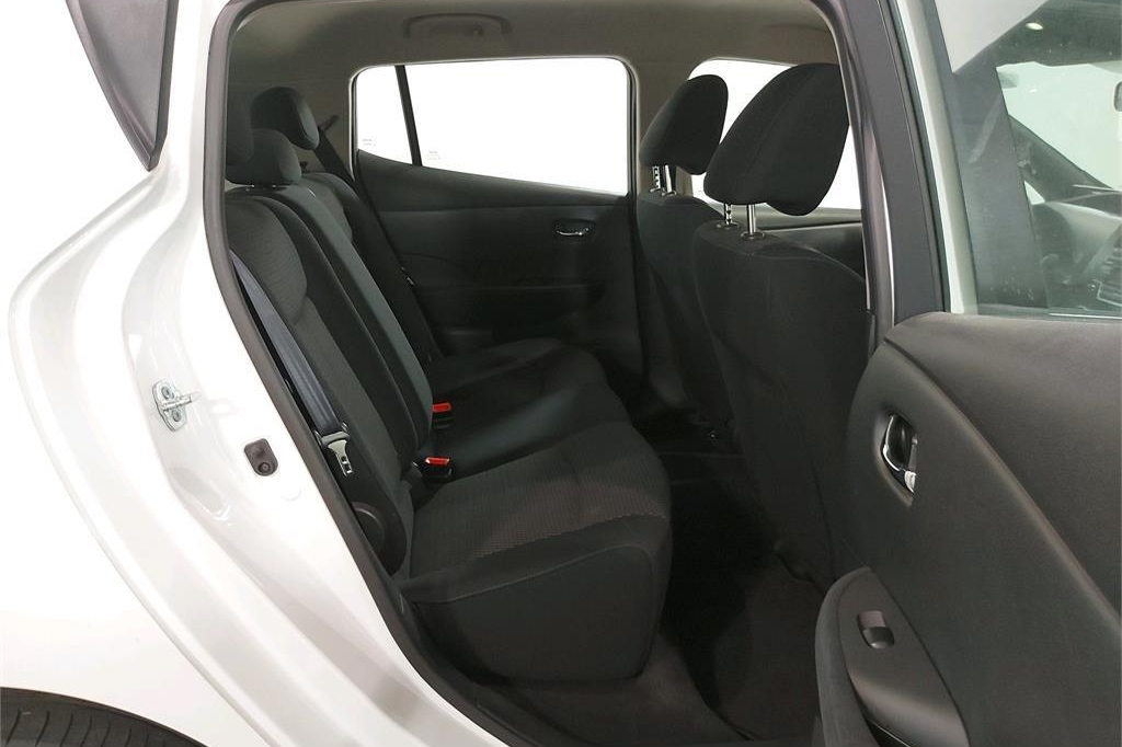 Nissan Leaf 2016 фото 7