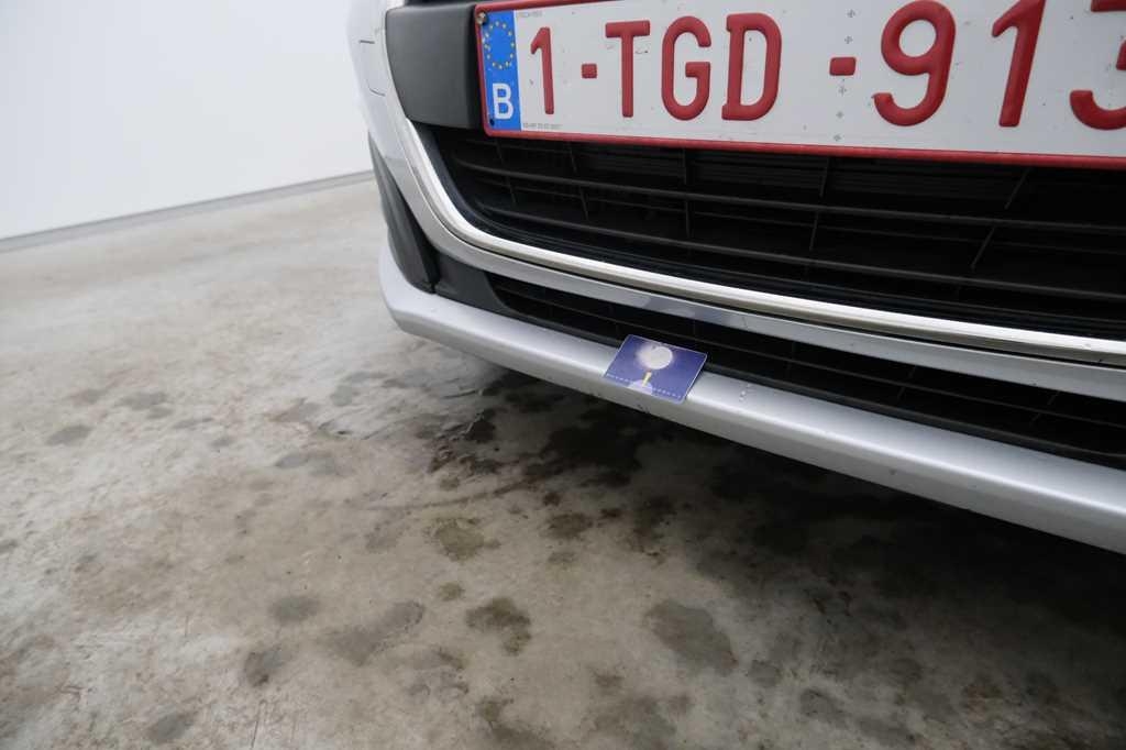 Peugeot 208 2017 фото 15