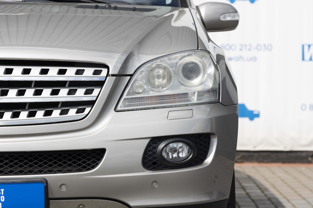 Mercedes-Benz M-Class ML500 W164 2006 photo 2