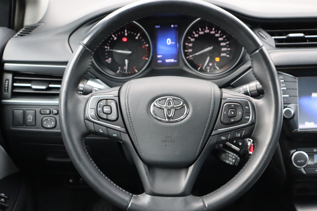 Toyota Avensis photo 8