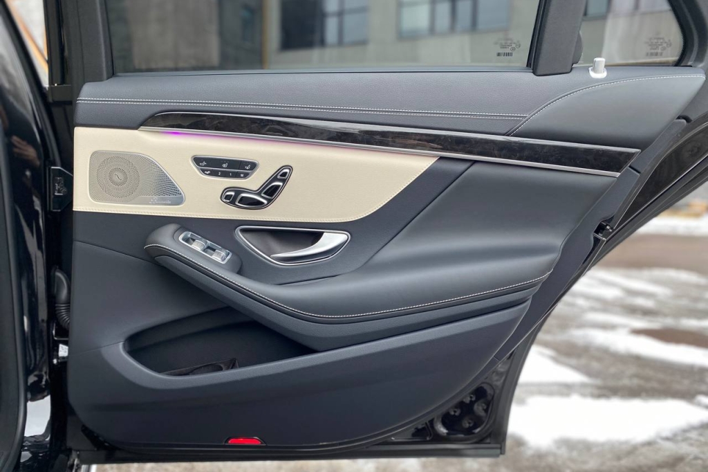 Mercedes-Benz S 560 4MATIC 2018 photo 12