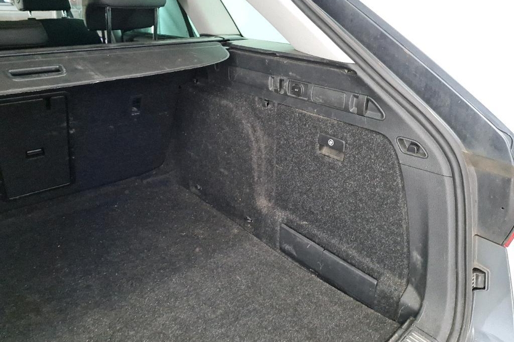 Skoda Superb Combi 2017 photo 8