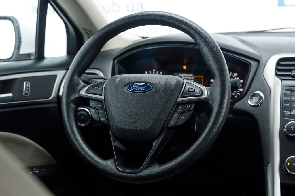 Ford Fusion S 2019 photo 21