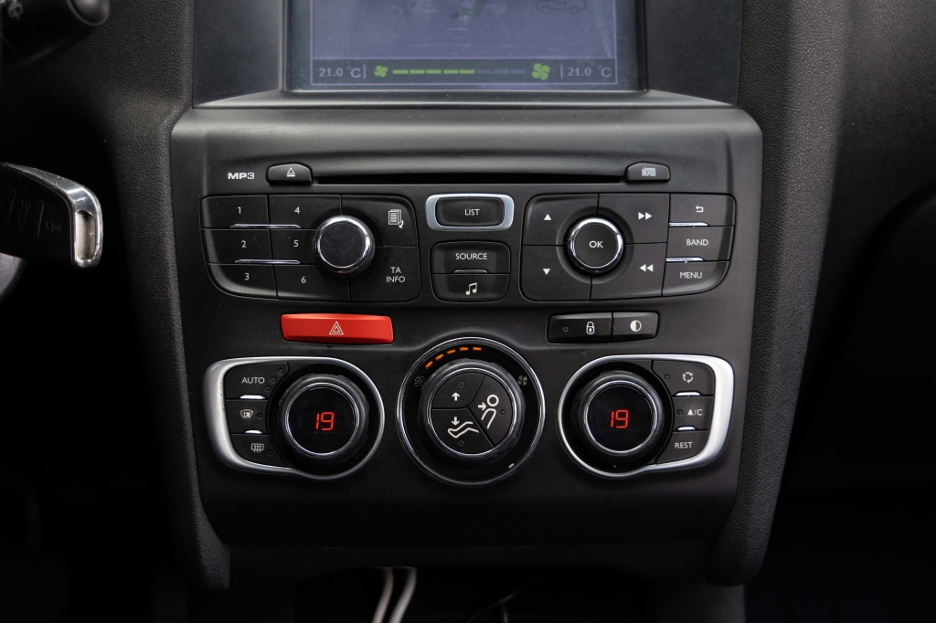 Citroen C4 2015 фото 21