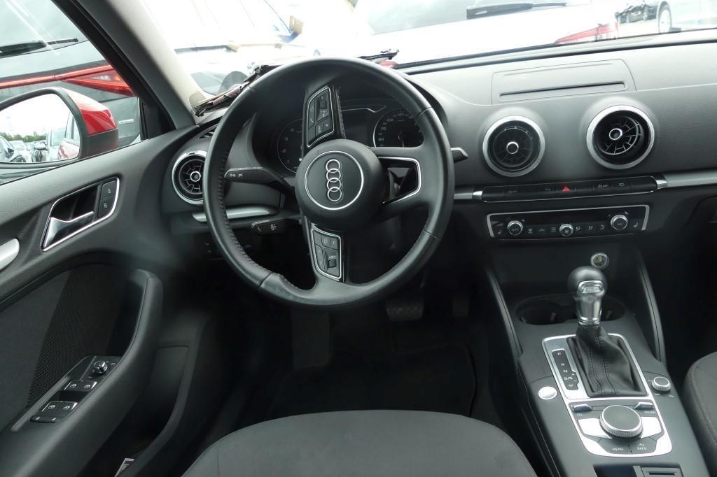 Audi A3 Sportback 2018 фото 1