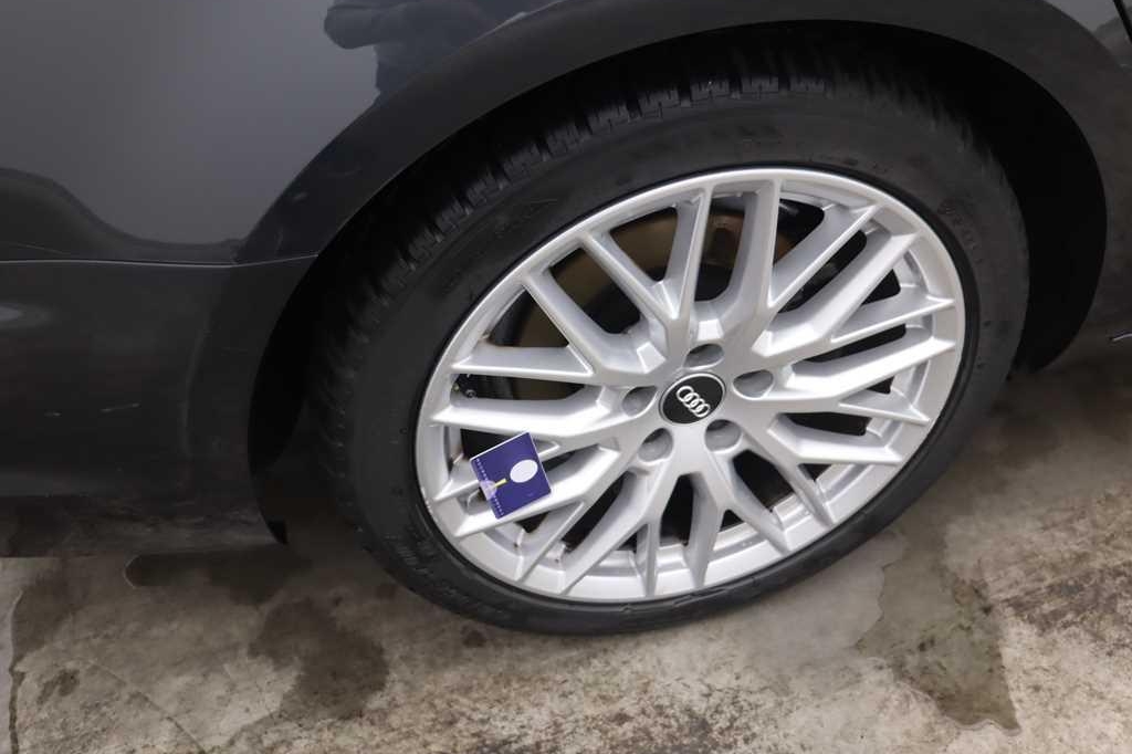 Audi A4 2016 фото 14