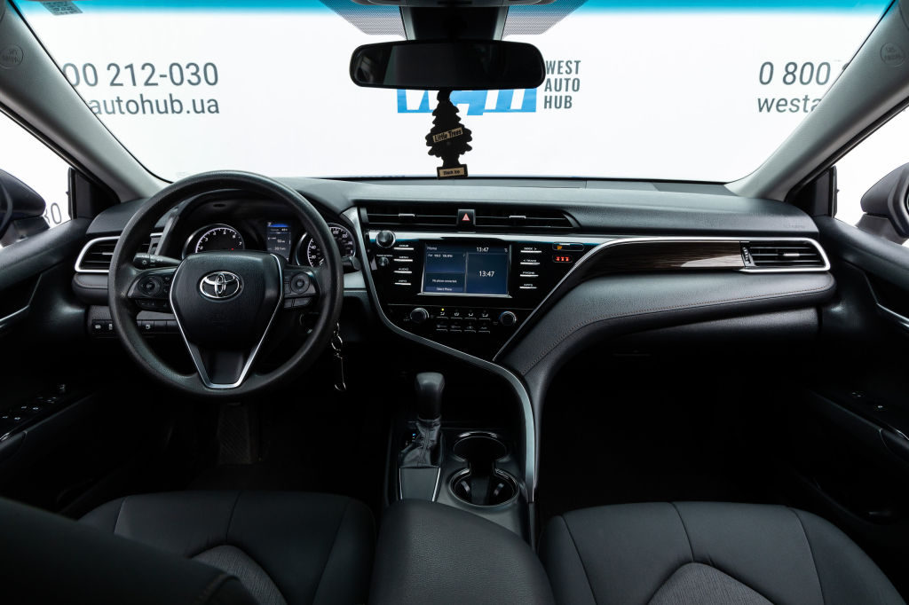 Toyota Camry LE 2017 фото 18