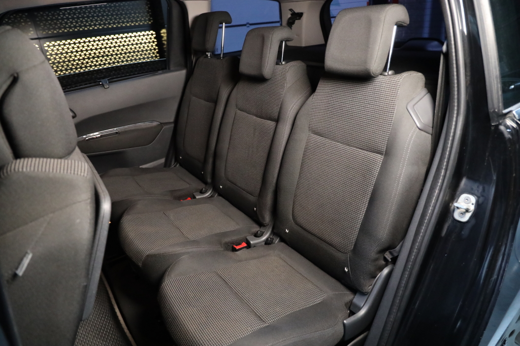 Peugeot 5008 2010 photo 19