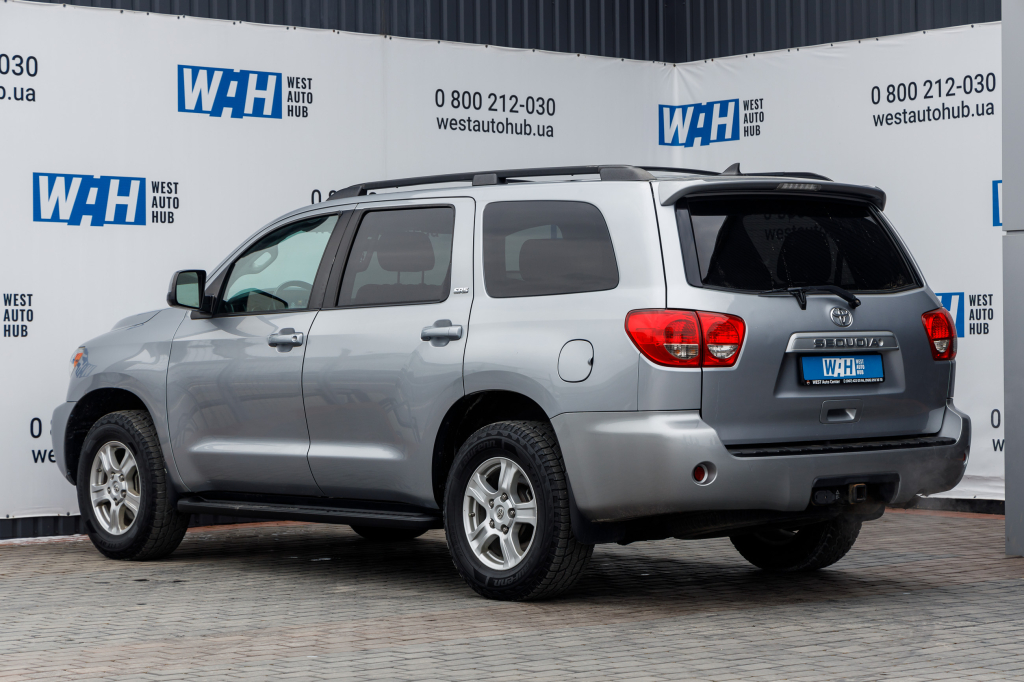Toyota Sequoia SR5 2012 photo 5