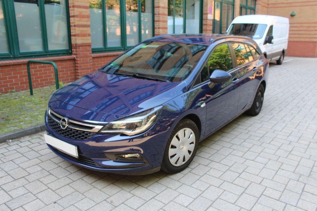 Opel Astra Sports Tourer 2017 фото 6