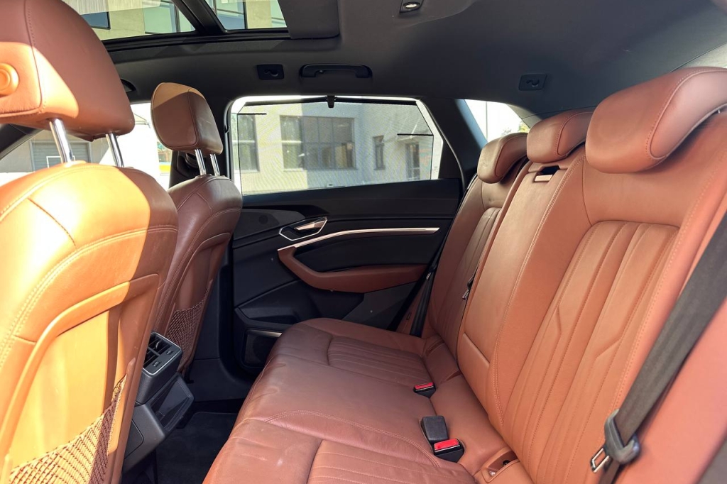 Audi e-tron 55 Quattro 2019 фото 17