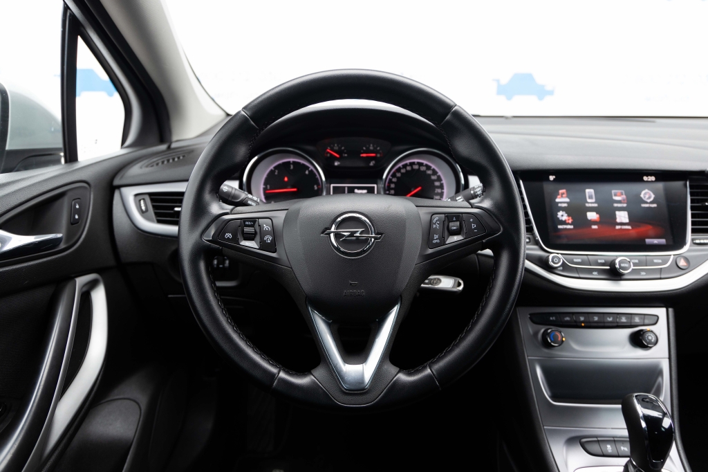 Opel Astra 2017 фото 15