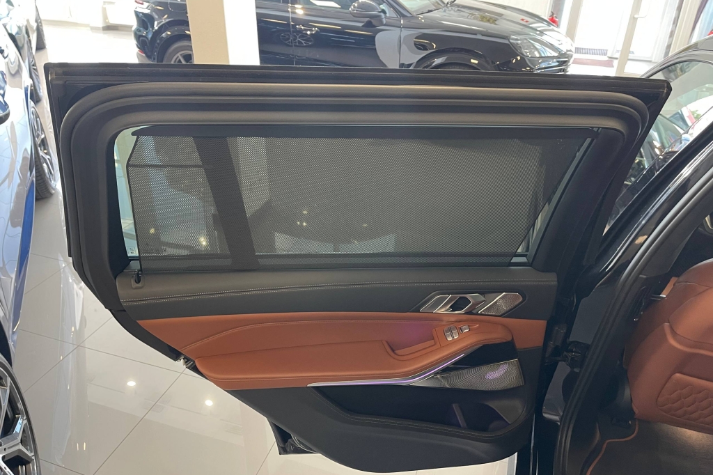 BMW-Alpina XB7 2022 фото 14