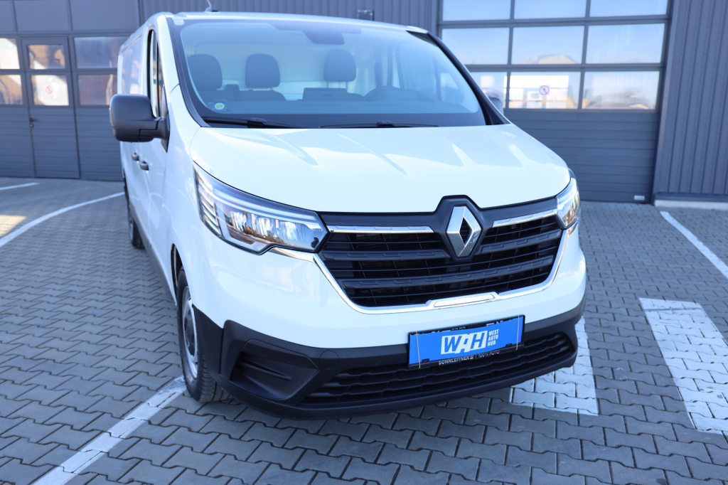 Renault Trafic 2023 фото 1