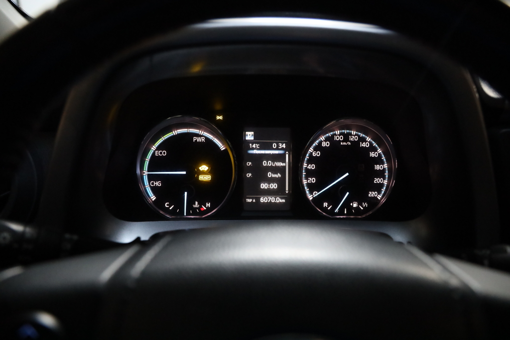 Toyota RAV4 2017 фото 41