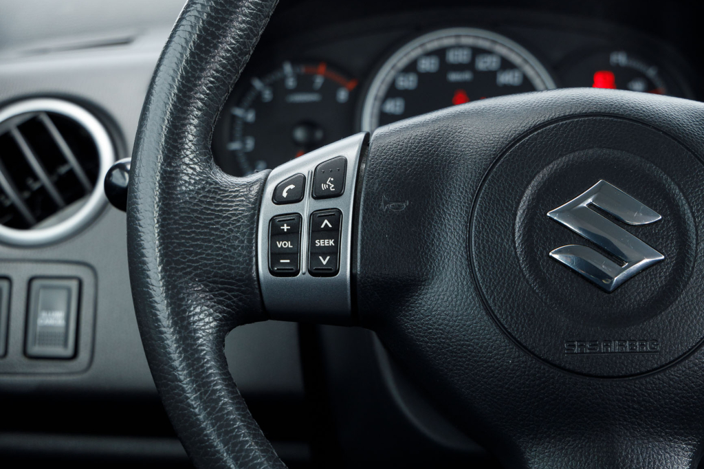 Suzuki Swift 2010 photo 20