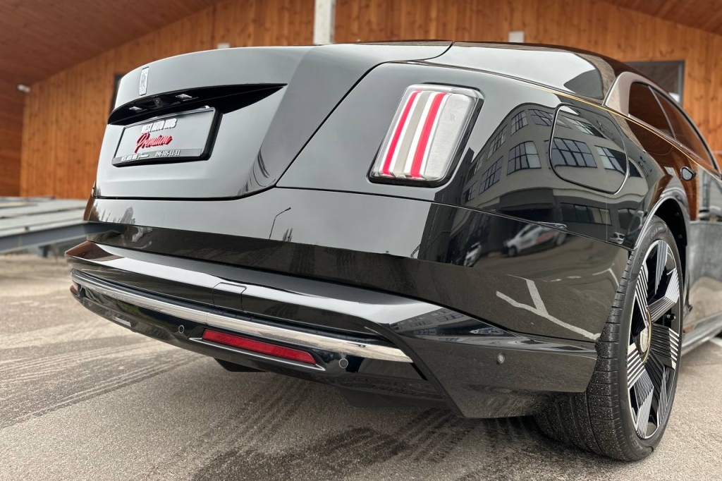 Rolls-Royce Spectre 2024 photo 12