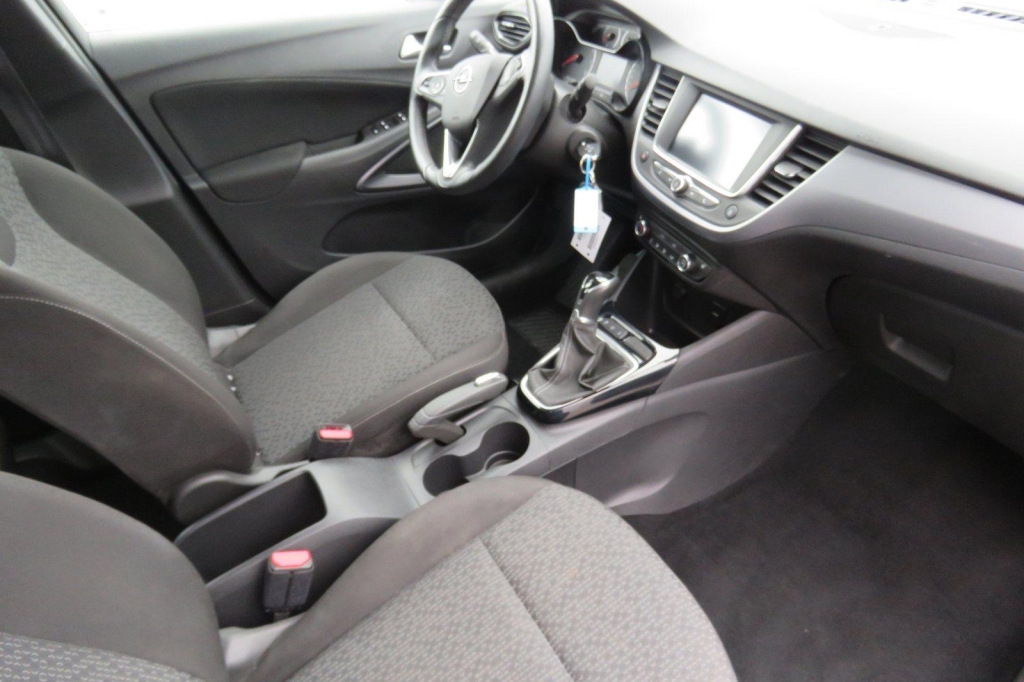 Opel Crossland X 2019 фото 2